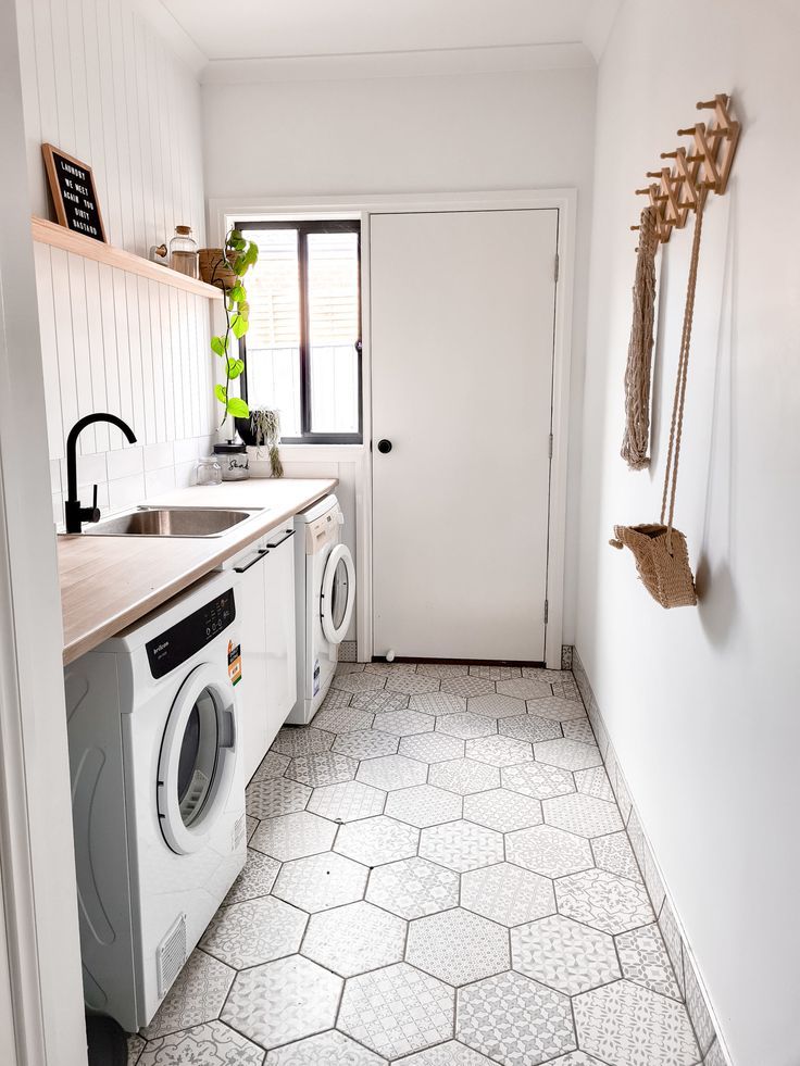 Laundries Perth Splashback Install